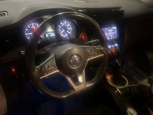 Used 2017 Nissan Rogue SV image 10