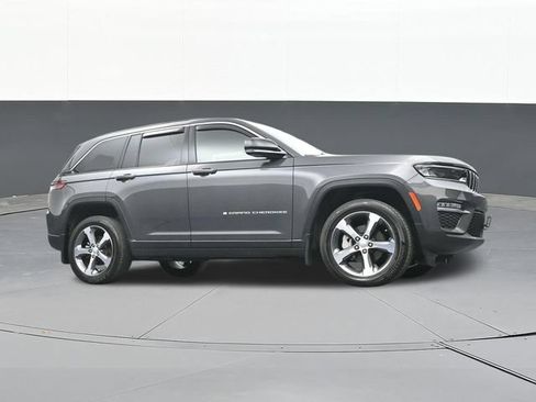 Used 2024 Jeep Grand Cherokee Limited AWD/4WD image 54