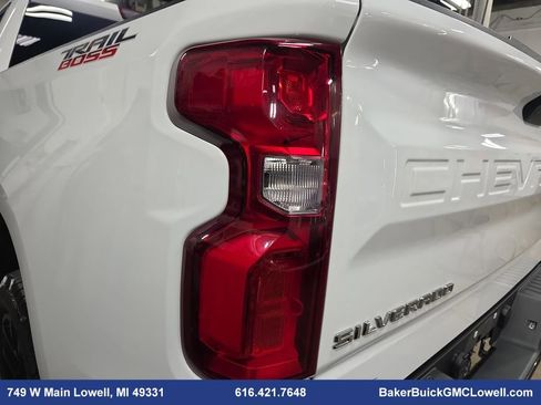 Used 2021 Chevrolet Silverado 1500 LT Trail Boss w/ Bed Protection Package image 32