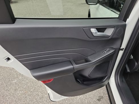 Certified 2024 Ford Escape SE w/ PHEV Premium Package image 25