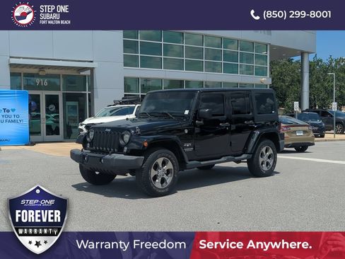 Used 2017 Jeep Wrangler Unlimited Sahara w/ Connectivity Group AWD/4WD image 2