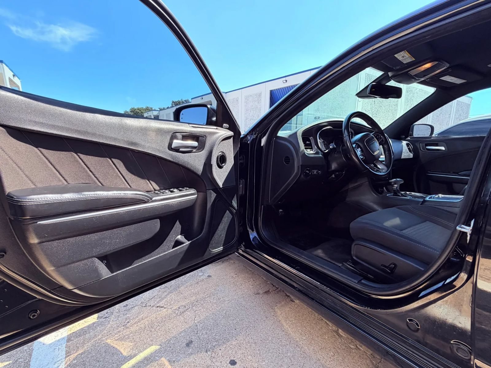 Used 2017 Dodge Charger SXT w/ Driver Confidence Group RWD image 9