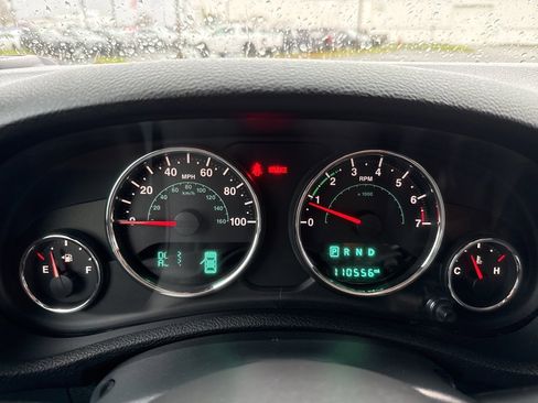 Used 2018 Jeep Wrangler Unlimited Sahara image 30