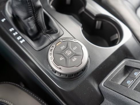 New 2025 Ford Bronco Outer Banks w/ Sasquatch Package image 22