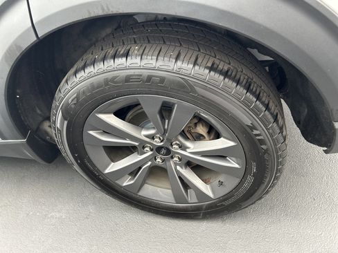 Used 2021 Ford Explorer XLT w/ Equipment Group 202A image 8