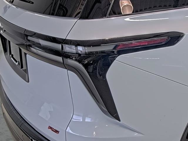 New 2026 Chevrolet Traverse RS w/ LPO, Floor Liner Package FWD image 15