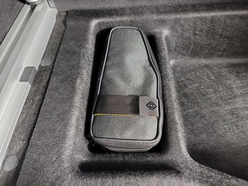 Used 2024 Rivian R1S Adventure image 34