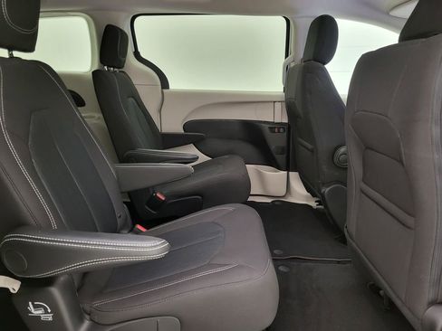 Used 2024 Chrysler Voyager LX FWD image 37
