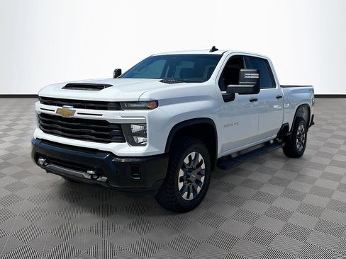 Used 2024 Chevrolet Silverado 2500 Custom w/ Custom Value Package AWD/4WD image 3
