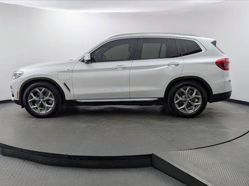 Used 2020 BMW X3 xDrive30e w/ Executive Package AWD/4WD image 3