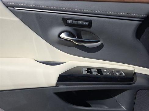 New 2025 Lexus ES 350 w/ Premium Package image 24