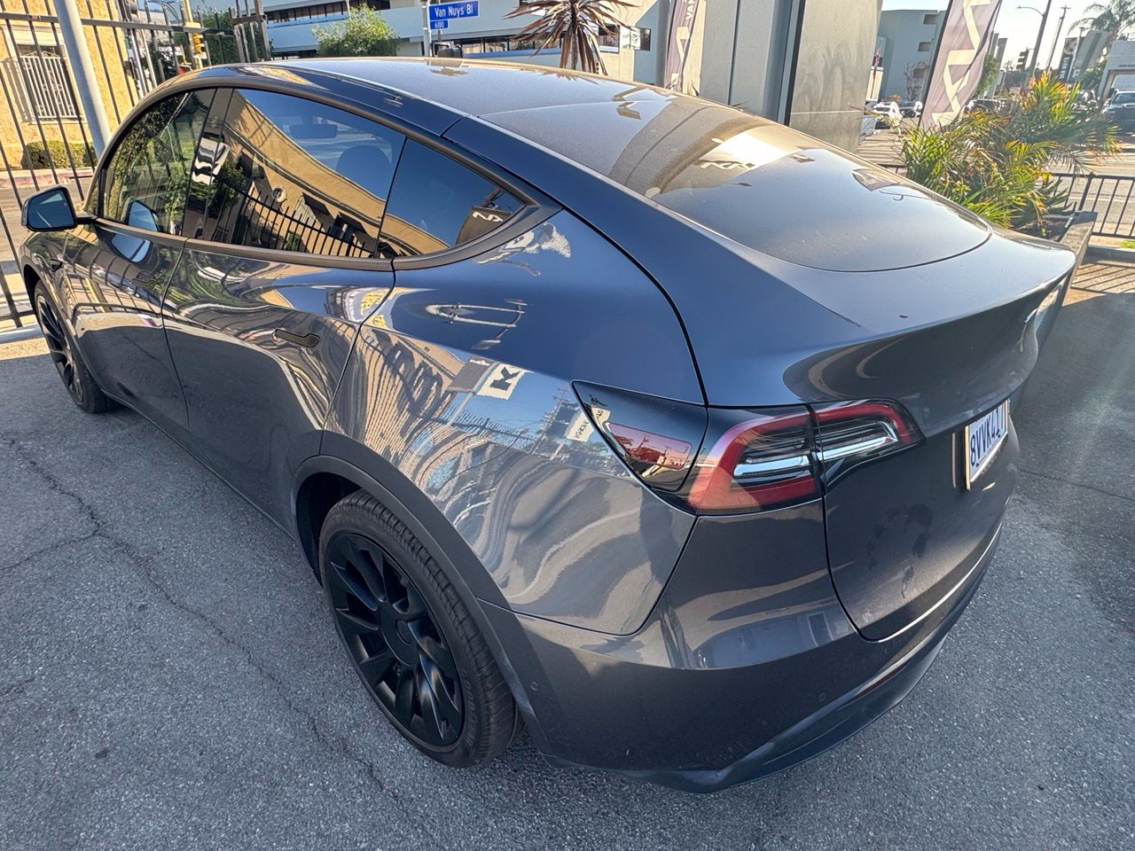 Used 2021 Tesla Model Y Long Range AWD/4WD image 4