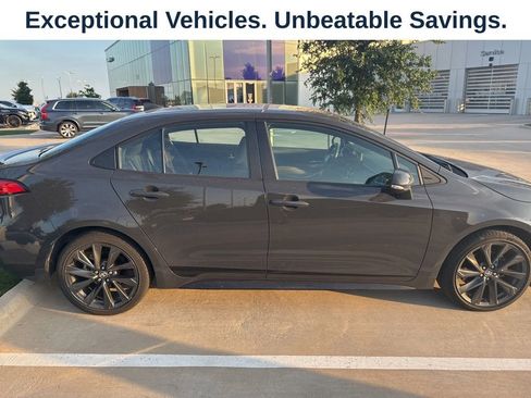 Used 2024 Toyota Corolla SE FWD image 3