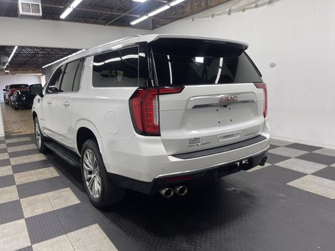 Used 2023 GMC Yukon XL Denali image 2