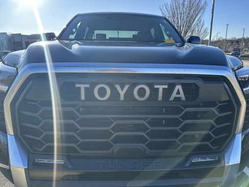 Used 2022 Toyota Tundra Limited image 3