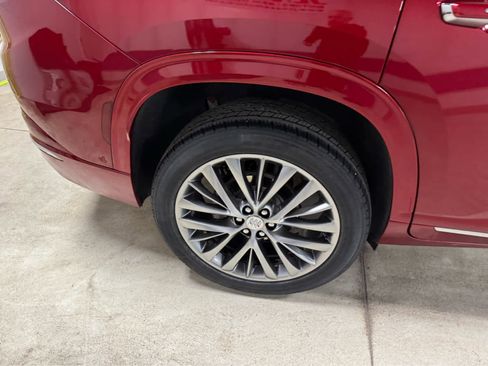 Certified 2025 Buick Enclave Avenir image 8