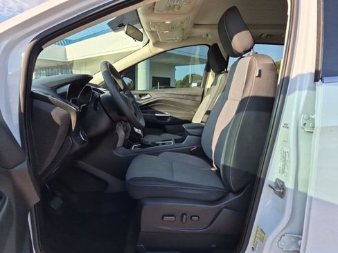 Used 2018 Ford Escape SE FWD image 15