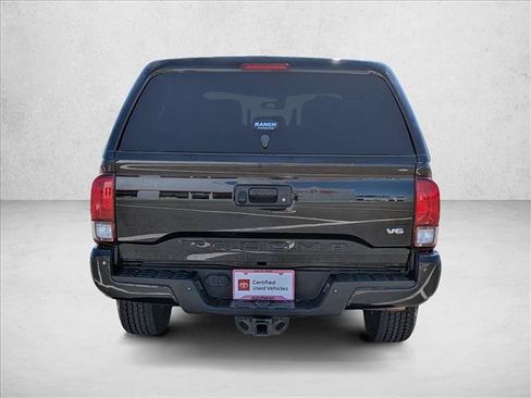 Used 2018 Toyota Tacoma TRD Off-Road AWD/4WD image 6