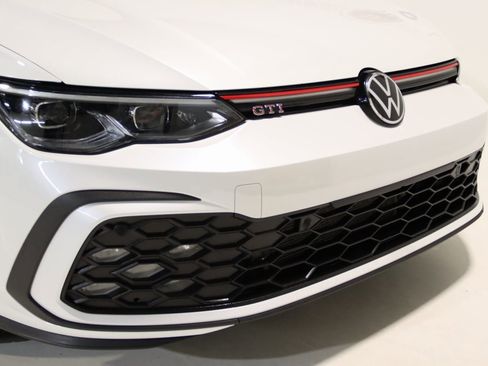 Used 2022 Volkswagen GTI SE image 21