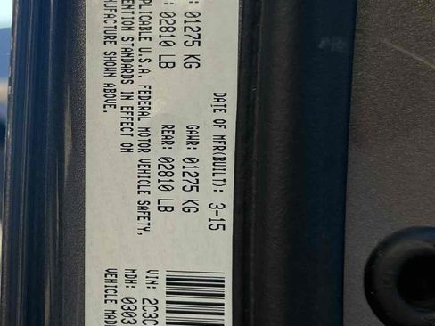 Used 2015 Dodge Challenger SXT image 30