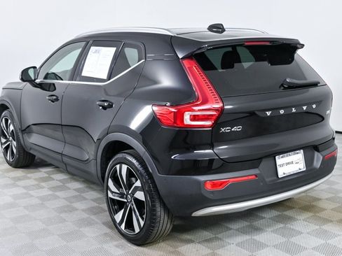 Certified 2023 Volvo XC40 B5 Plus w/ Protection Package Premier image 4