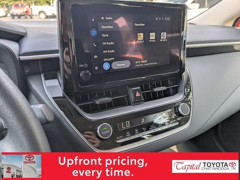 Used 2025 Toyota Corolla LE FWD image 19