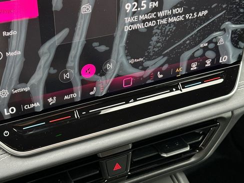 New 2026 Volkswagen Tiguan SE R-Line FWD image 20
