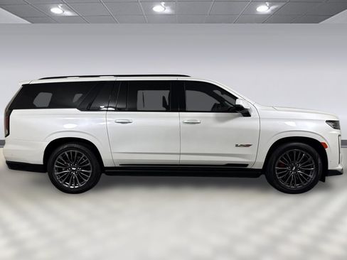 Used 2023 Cadillac Escalade ESV V AWD/4WD image 7