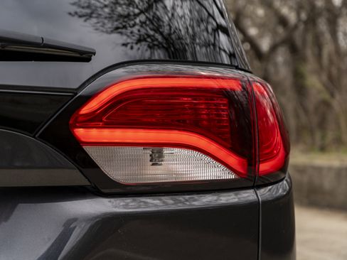 Used 2019 Chrysler Pacifica Touring-L Plus w/ Advanced Safetytec Group image 13