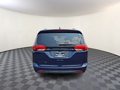 Used 2020 Chrysler Pacifica Touring-L Plus w/ S Appearance Package FWD image 6
