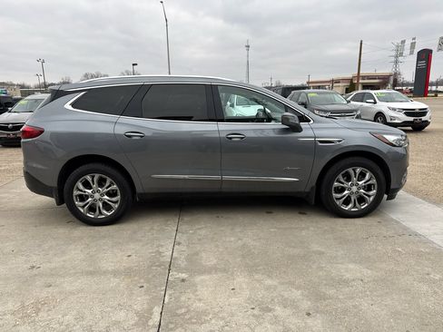 Used 2018 Buick Enclave Avenir image 5