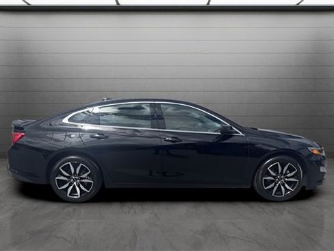 Used 2022 Chevrolet Malibu RS image 2