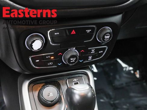 Used 2019 Jeep Compass Latitude w/ Cold Weather Group image 20