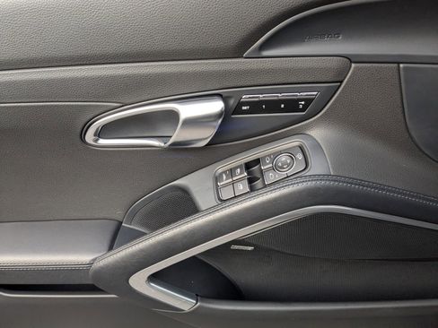 Used 2013 Porsche 911 Carrera 4S image 15