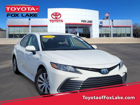 Used 2021 Toyota Camry LE image 1