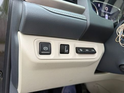 Used 2021 GMC Acadia Denali w/ Denali Ultimate Package AWD/4WD image 23
