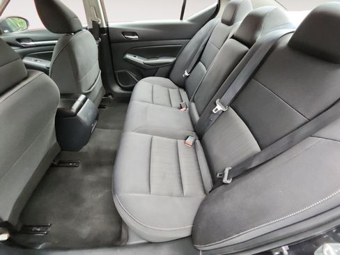 Used 2022 Nissan Altima 2.5 SV FWD image 13