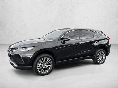 Certified 2024 Toyota Venza XLE image 9