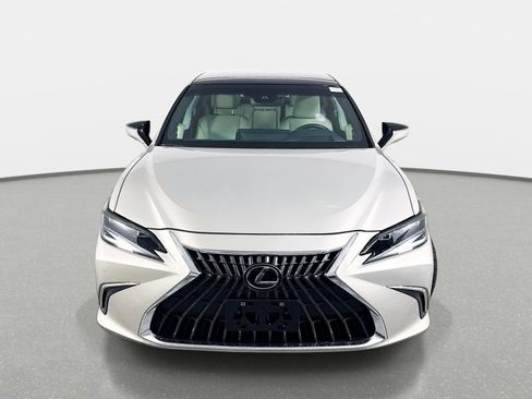 Used 2022 Lexus ES 350 Ultra Luxury w/ Accessory Package 2 FWD image 2