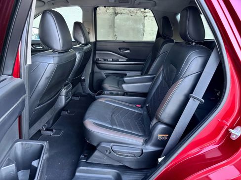 Used 2022 Nissan Pathfinder Platinum w/ Cargo Package FWD image 19
