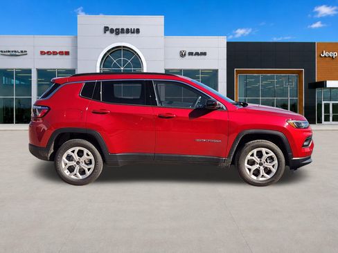 New 2026 Jeep Compass Latitude AWD/4WD image 7