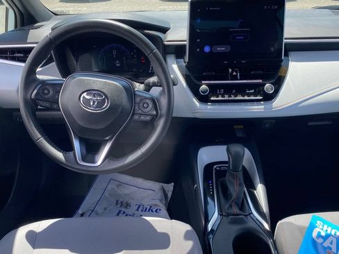 Used 2025 Toyota Corolla FX w/ Convenience Package FWD image 9