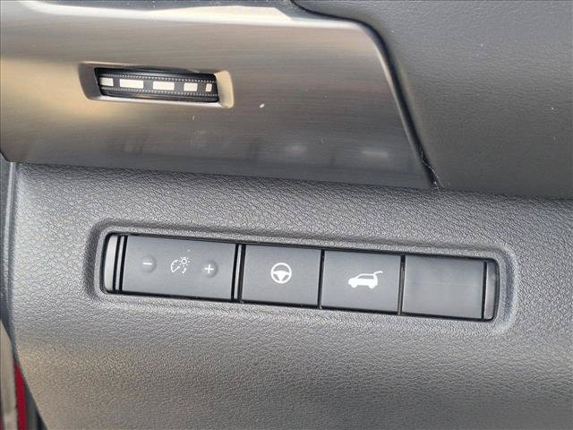 Used 2022 Nissan Pathfinder SL FWD image 9