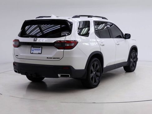 Certified 2025 Honda Pilot Black Edition image 2