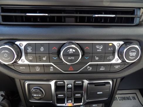 New 2026 Jeep Gladiator Sport AWD/4WD image 22