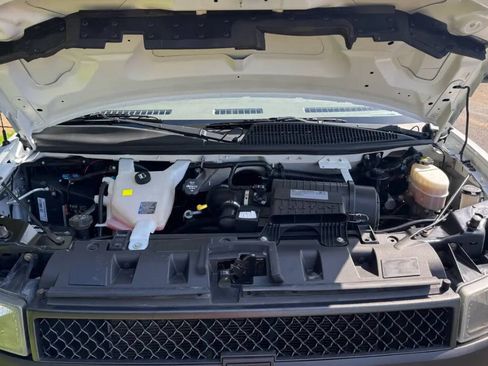 Used 2018 Chevrolet Express 2500 LS w/ Driver Convenience Package RWD image 29
