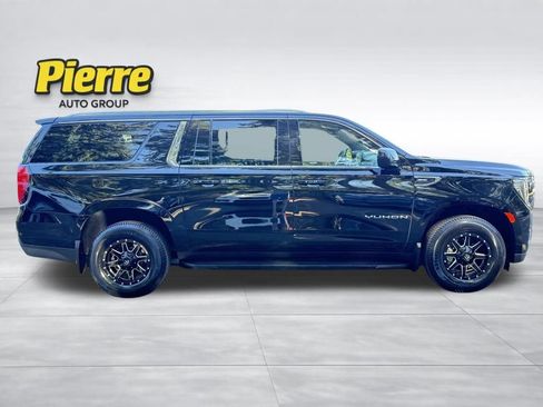 Used 2023 GMC Yukon XL SLE w/ Gmc Pro Safety Plus Package AWD/4WD image 3