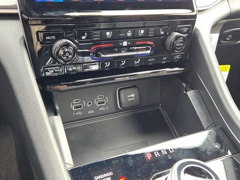 New 2025 Jeep Grand Cherokee Limited w/ Luxury Tech Group II image 29