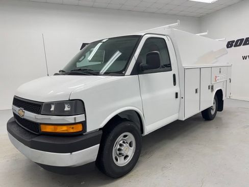 New 2026 Chevrolet Express 3500 w/ Power Convenience Package RWD image 1