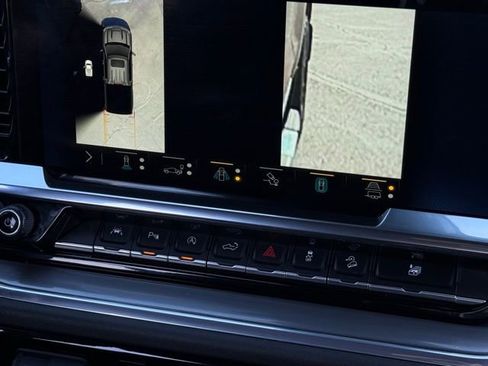 Used 2023 Chevrolet Silverado 1500 High Country w/ Z71 Off-Road Package image 6